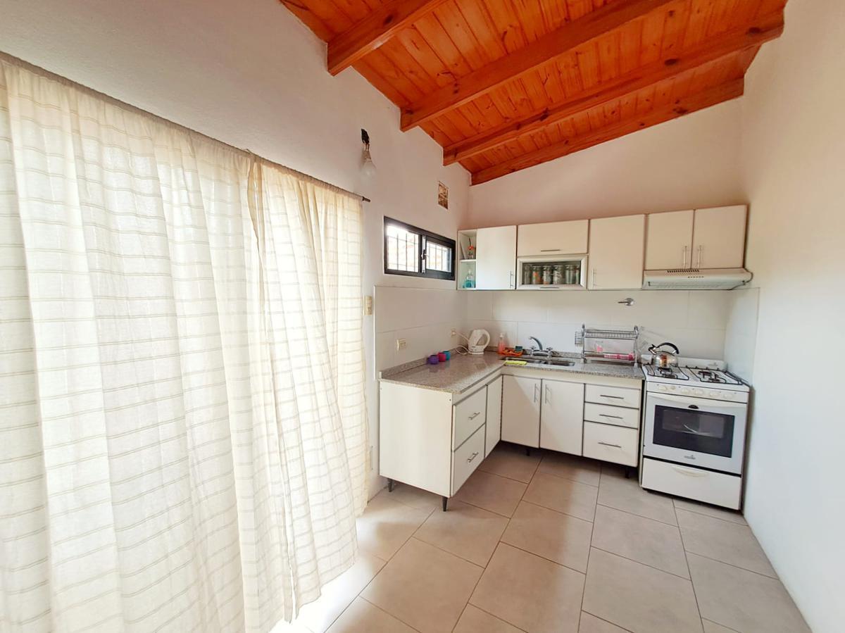 Foto de VENTA PH 3 AMB 101 M2 REMEDIOS DE ESCALADA, imagen 4
