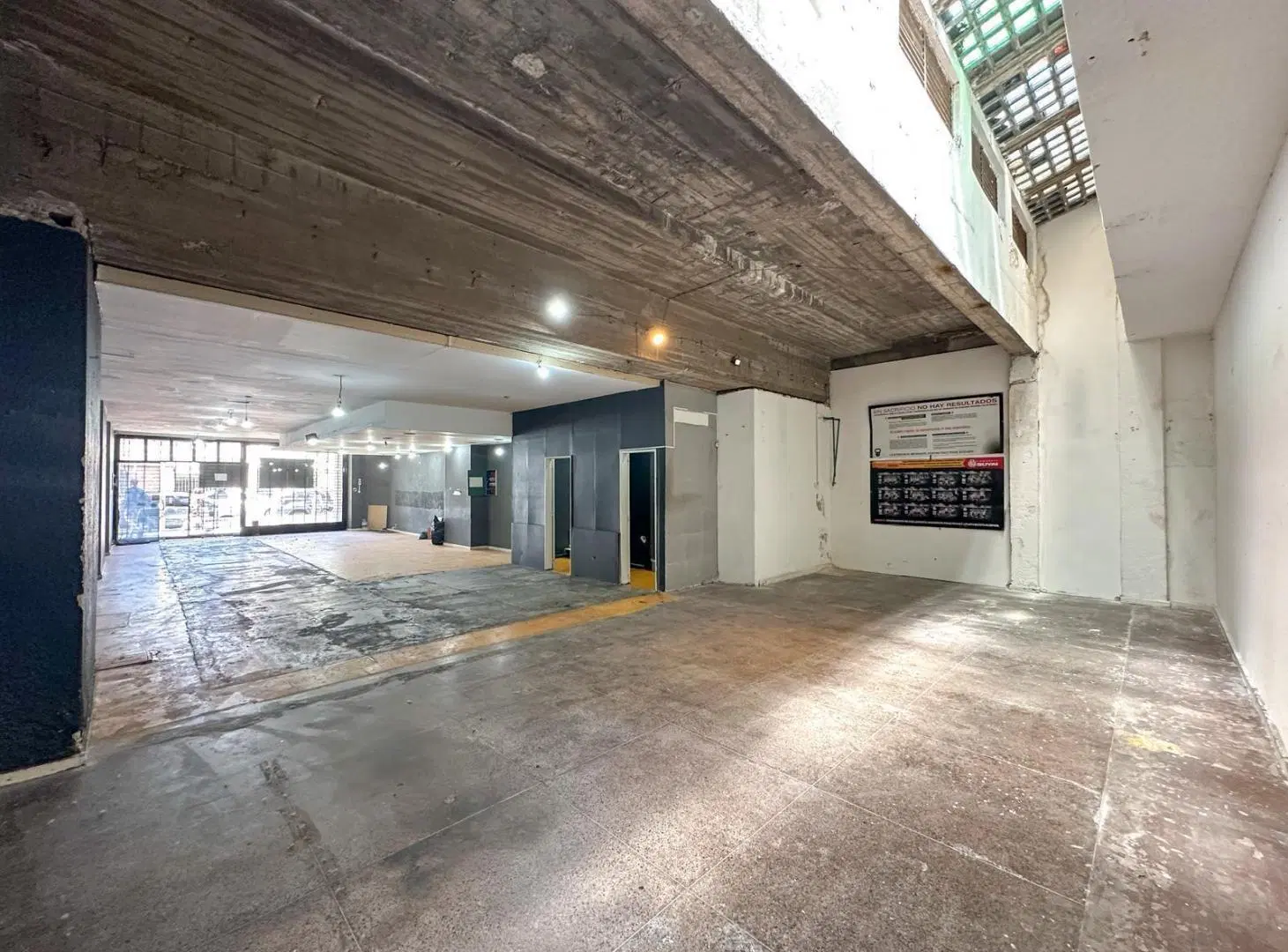 LOCAL 175 M2 LANUS OESTE 1