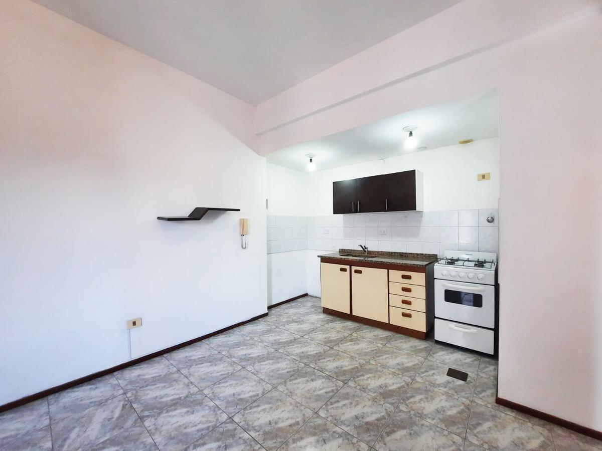 Foto de ALQUILER DEPARTAMENTO 2 AMBIENTES VALENTIN ALSINA, imagen 2
