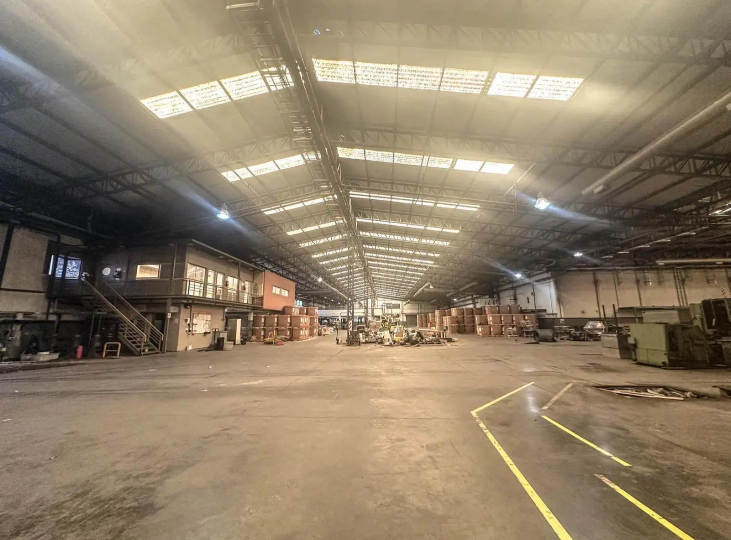 VENTA GALPÓN INDUSTRIAL OFICINAS PIÑEYRO AVELLANEDA 5