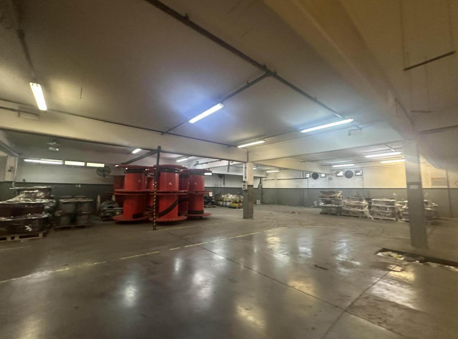 Foto de VENTA GALPÓN INDUSTRIAL OFICINAS PIÑEYRO AVELLANEDA, imagen 2