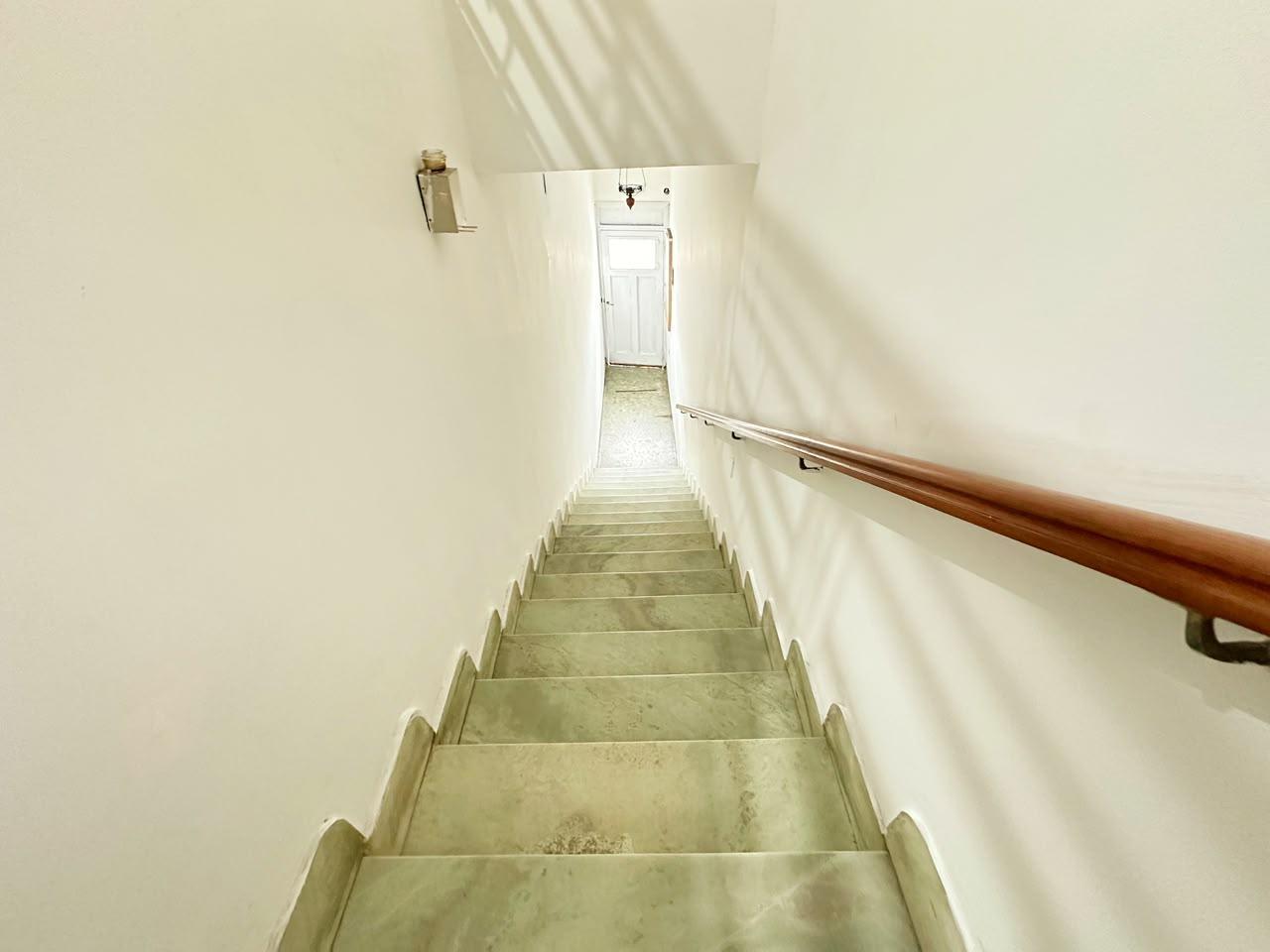 VENTA GALPON CON VIVIENDA OFICINA BALCON TERRAZA LANUS