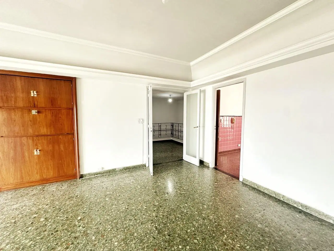 VENTA GALPON CON VIVIENDA OFICINA  BALCON TERRAZA LANUS 4