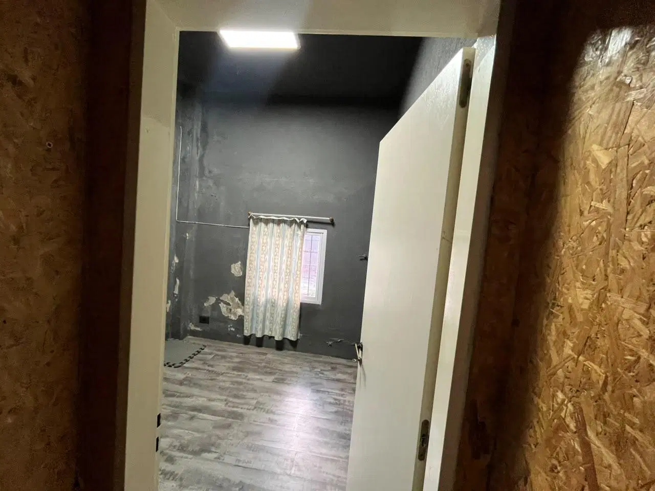 ALQUILER LOCAL 290 M2 VALENTIN ALSINA 8