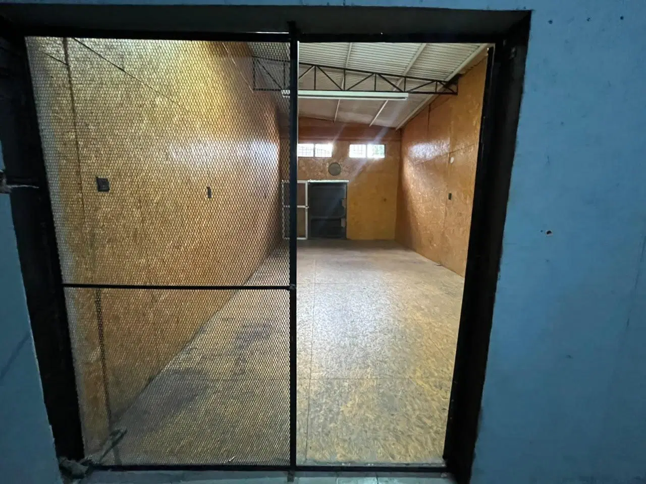 ALQUILER LOCAL 290 M2 VALENTIN ALSINA 3