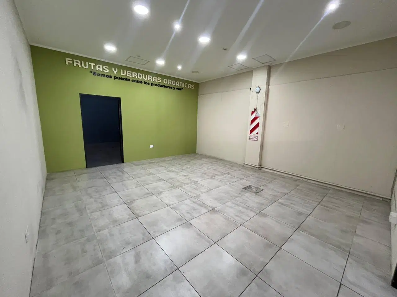 ALQUILER LOCAL 290 M2 VALENTIN ALSINA 2