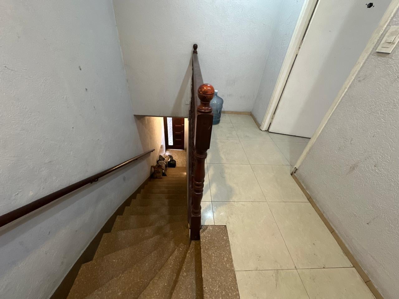 Foto de VENTA DEPARTAMENTO 4 AMBIENTES VALENTIN ALSINA TERRAZA PARRILLA, imagen 2