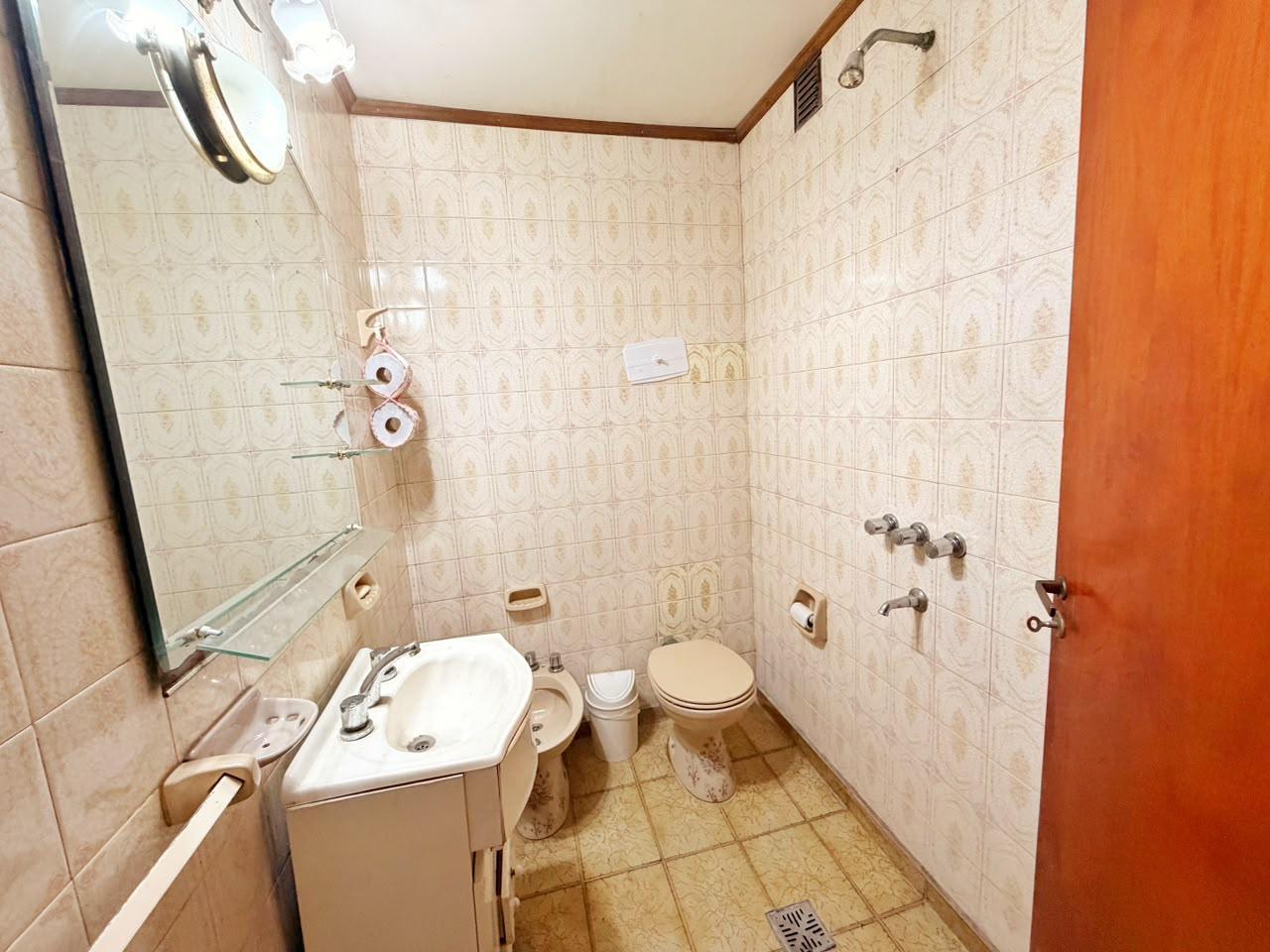 Foto de VENTA CASA 4 AMBIENTES LANÚS OESTE, imagen 4