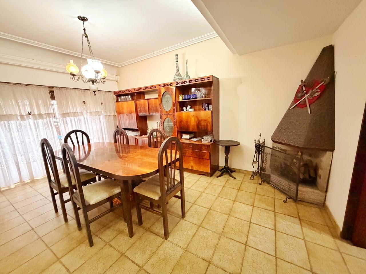 Foto de VENTA CASA 4 AMBIENTES LANÚS OESTE, imagen 1