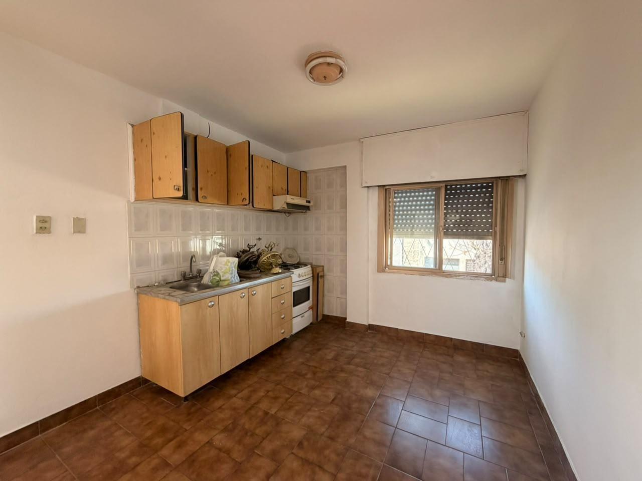 Foto de ALQUILER DEPARTAMENTO CON CASA PATIO TERRAZA OFICINA LANÚS OESTE, imagen 2