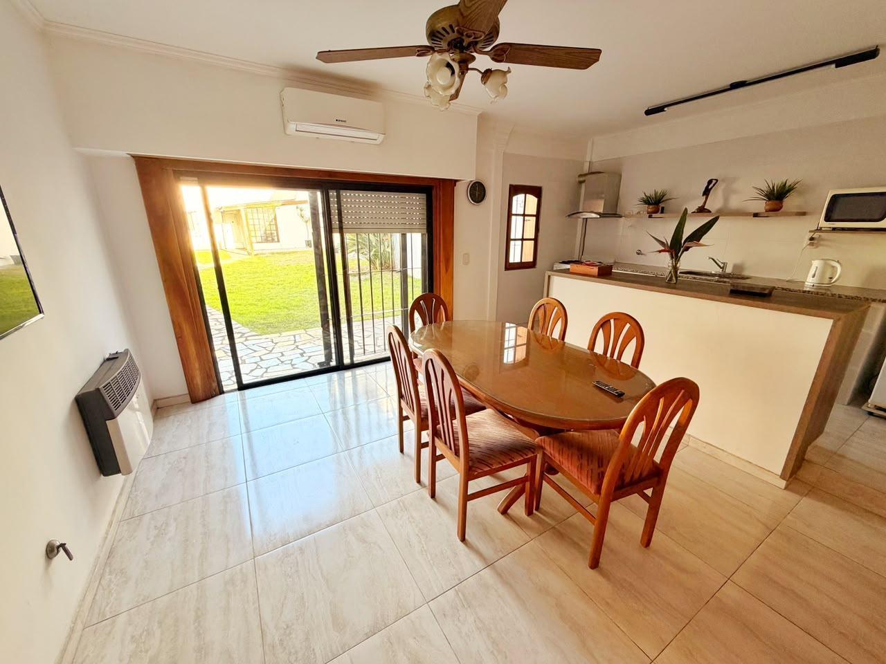 Foto de VENTA CASA 4 AMBIENTES VALENTIN ALSINA JARDÍN QUINCHO GARAGE, imagen 1