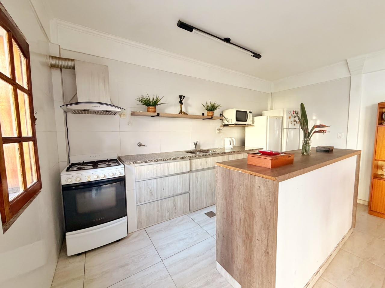 Foto de VENTA CASA 4 AMBIENTES VALENTIN ALSINA JARDÍN QUINCHO GARAGE, imagen 5