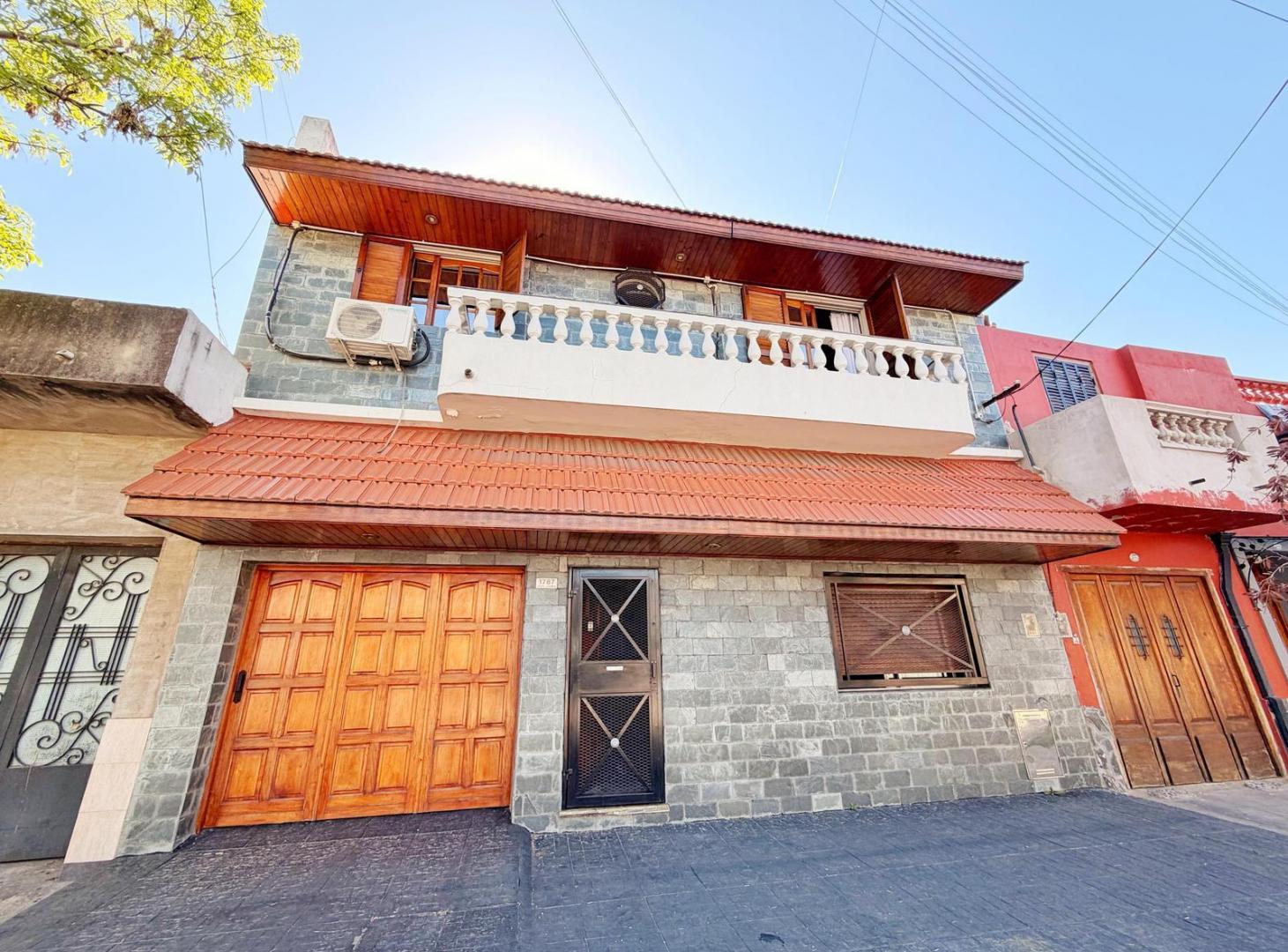 Foto de VENTA CASA 4 AMBIENTES LANUS GARAGE PATIO, imagen 2