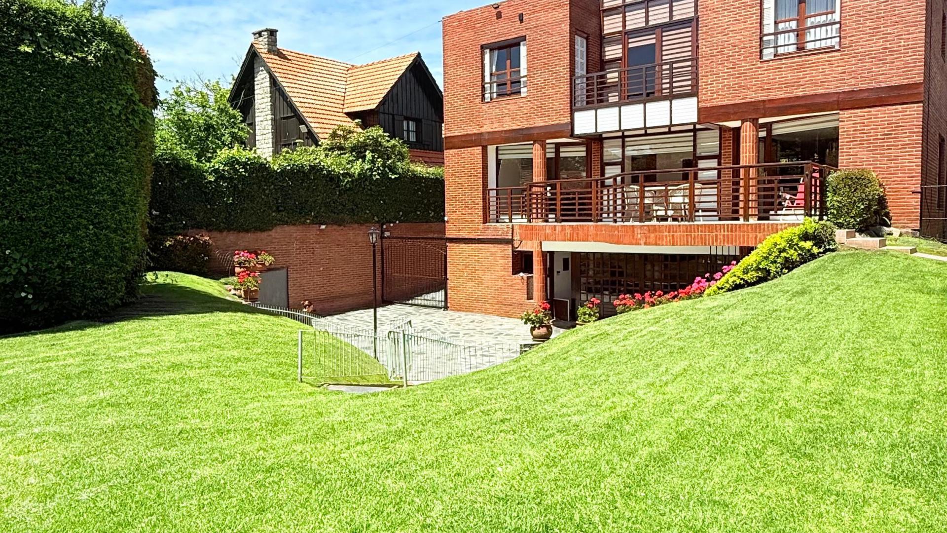 QUINTANA 600 - EXCELENTE CHALET - CALIDAD DISEÑO Y FUNCIONALIDAD