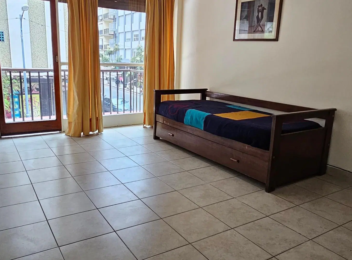 Alquiler departamento 2 Amb en esquina, a 100 más de Plaza Colon 2