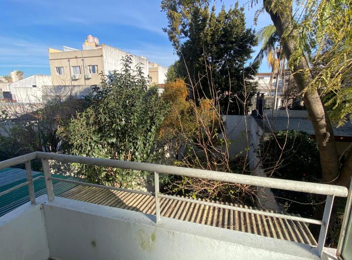 Monoambiente con balcon, baño completo cocina y espacio lavarropas 4