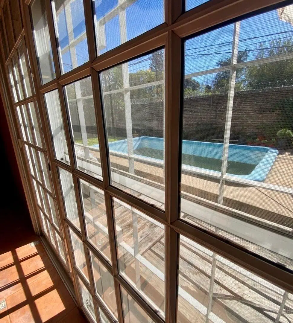 Casa sobre Lote propio de 10 x 20 Jardín y pileta 2