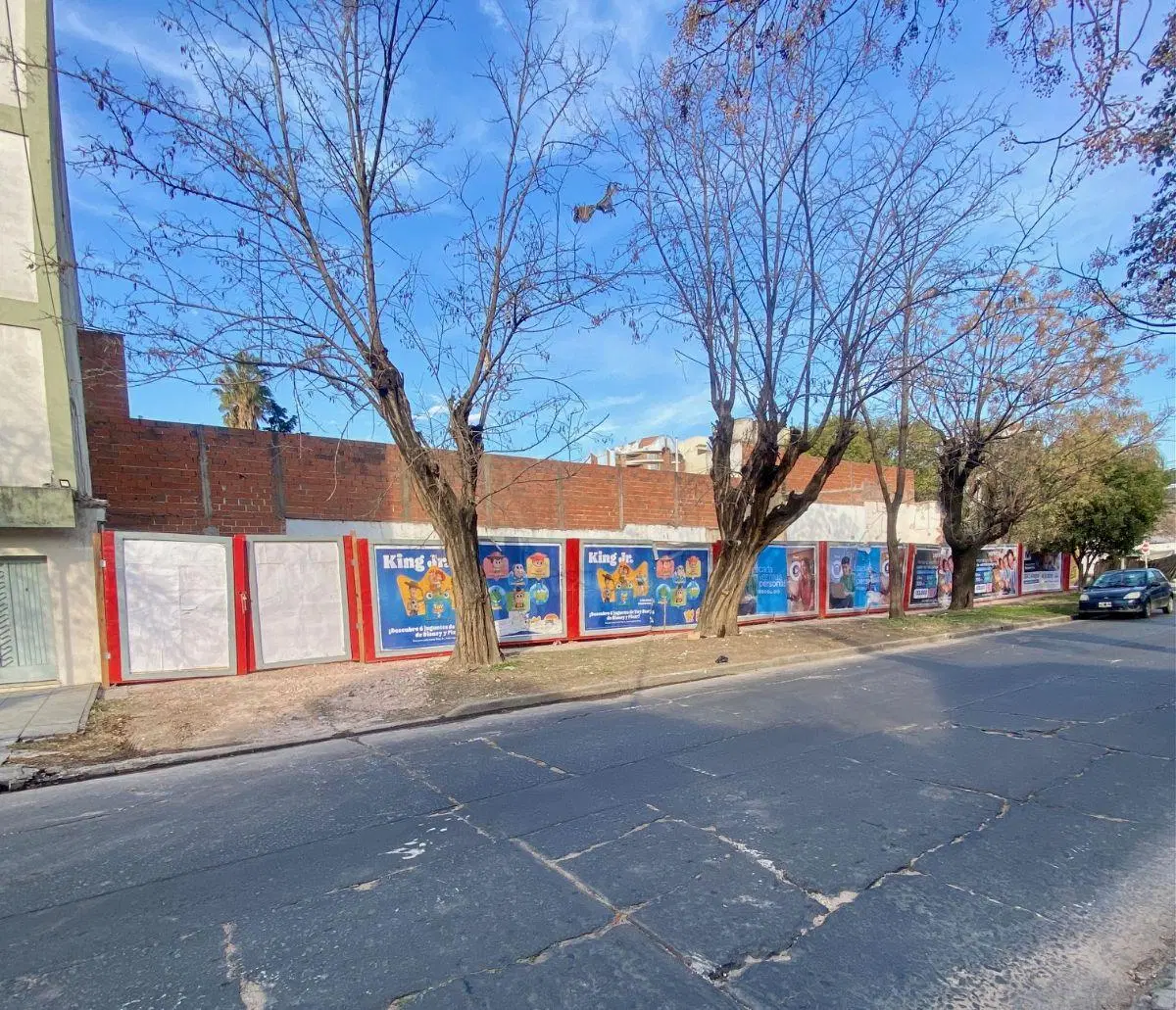Lote en esquina 9 x 40 Fos 0.6+ Fot 2 Altura Maxima 25 mts 3