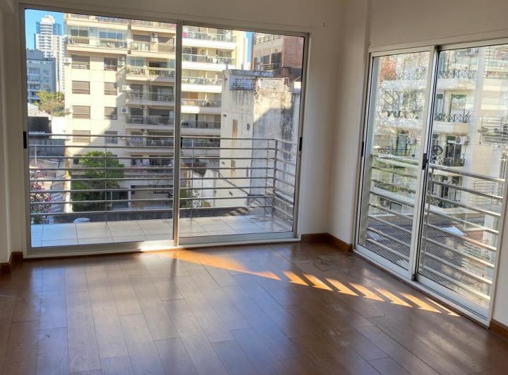 Todo luz, impecable!! 2ambientes balcón y cochera fija. Amenities 4