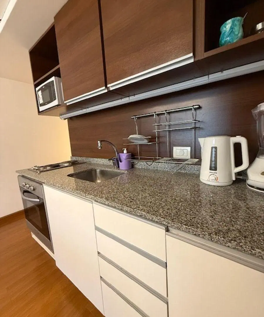 Excelente mono, amplio, con balcon, cochera opcional. Amenities. Zona UP 2