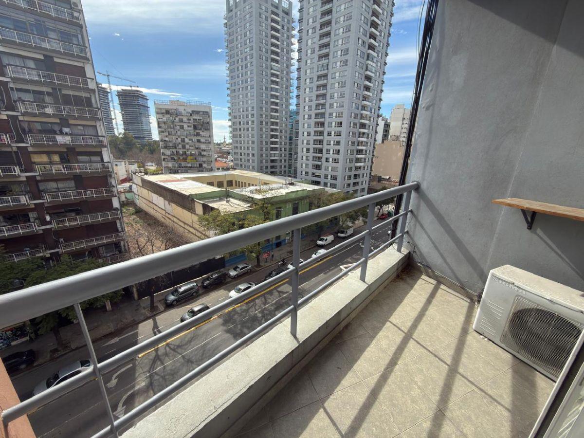 Foto de AMPLIO, DIVISIBLE, FRENTE CON VISTA ABIERTA. BALCON. APTO PROF.PALERMO, imagen 1