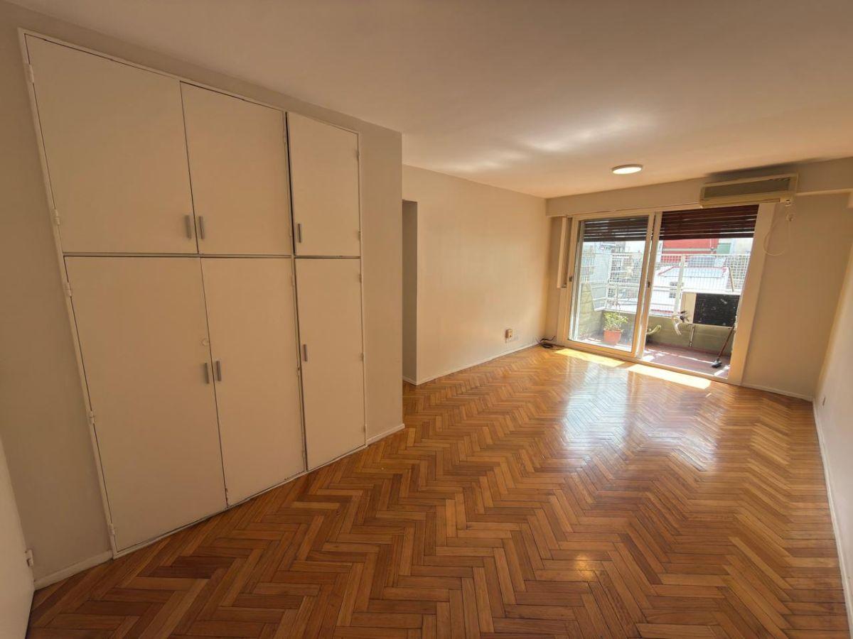 Foto de Azcuénaga esquina French. 3 ambientes, frente, balcon, super luminoso, imagen 1