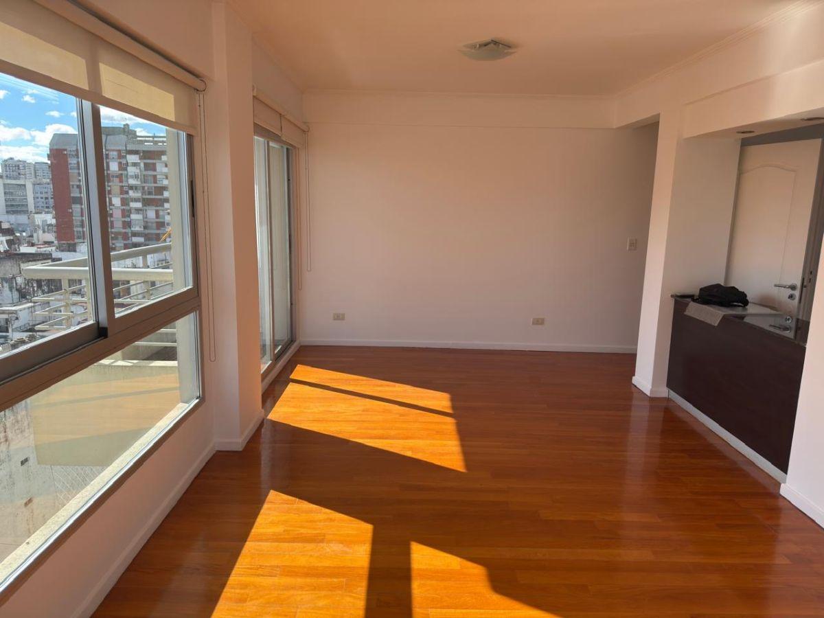 Foto de Austria y Juncal. Piso alto. 3 ambientes con 2 baños. cochera. vista, imagen 3