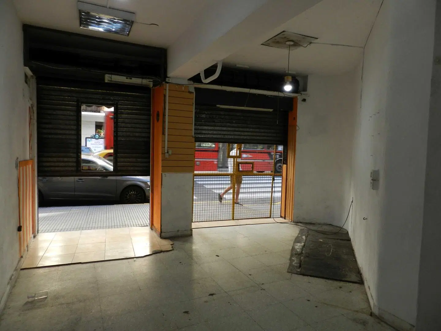 local casi en esquina 5mts de frente 1