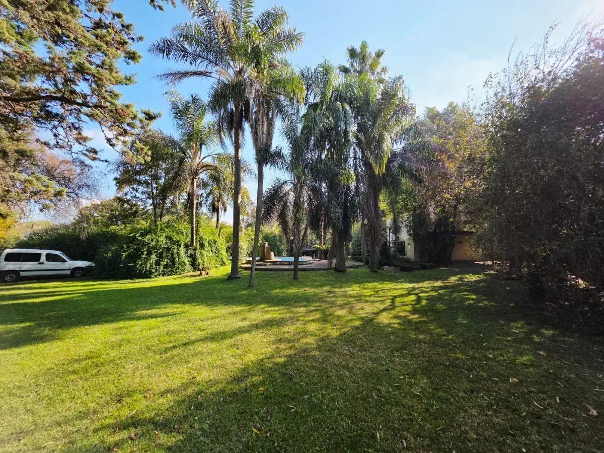 Casa quinta sobre lote de 30x60 - Los Robles del Monarca - U$220.000.- 5