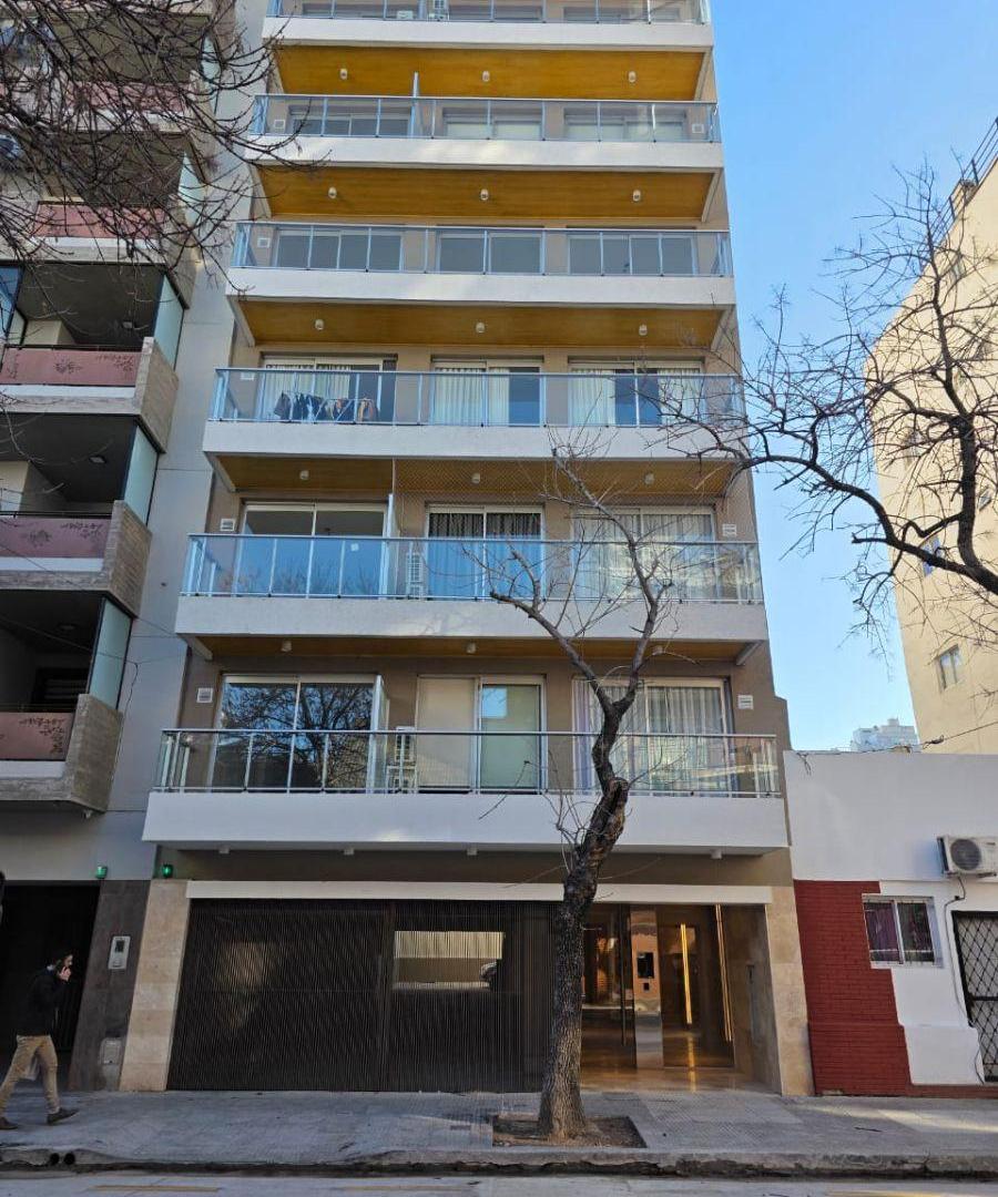Boedo - 2 Ambientes C/Balcón terraza 48m2 - Baño y toilette - $800.000.-