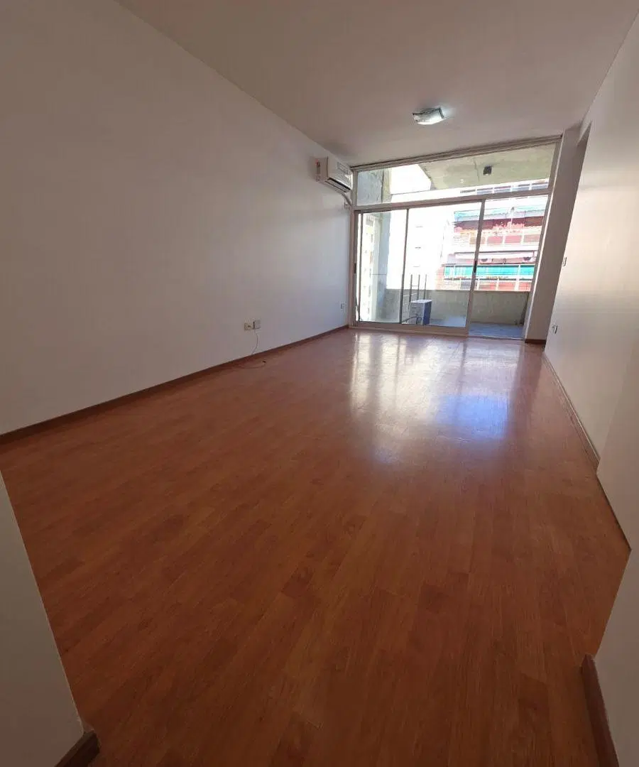 Semipiso con balcón terraza Baño y toilette - Zabala y Av. Cabildo 48m2 - U$158.000. 1