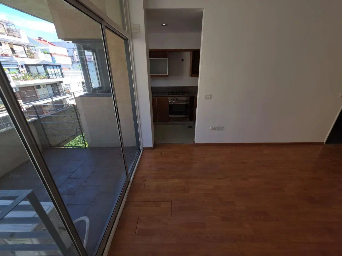 Semipiso con balcón terraza Baño y toilette - Zabala y Av. Cabildo 48m2 - U$158.000. 5