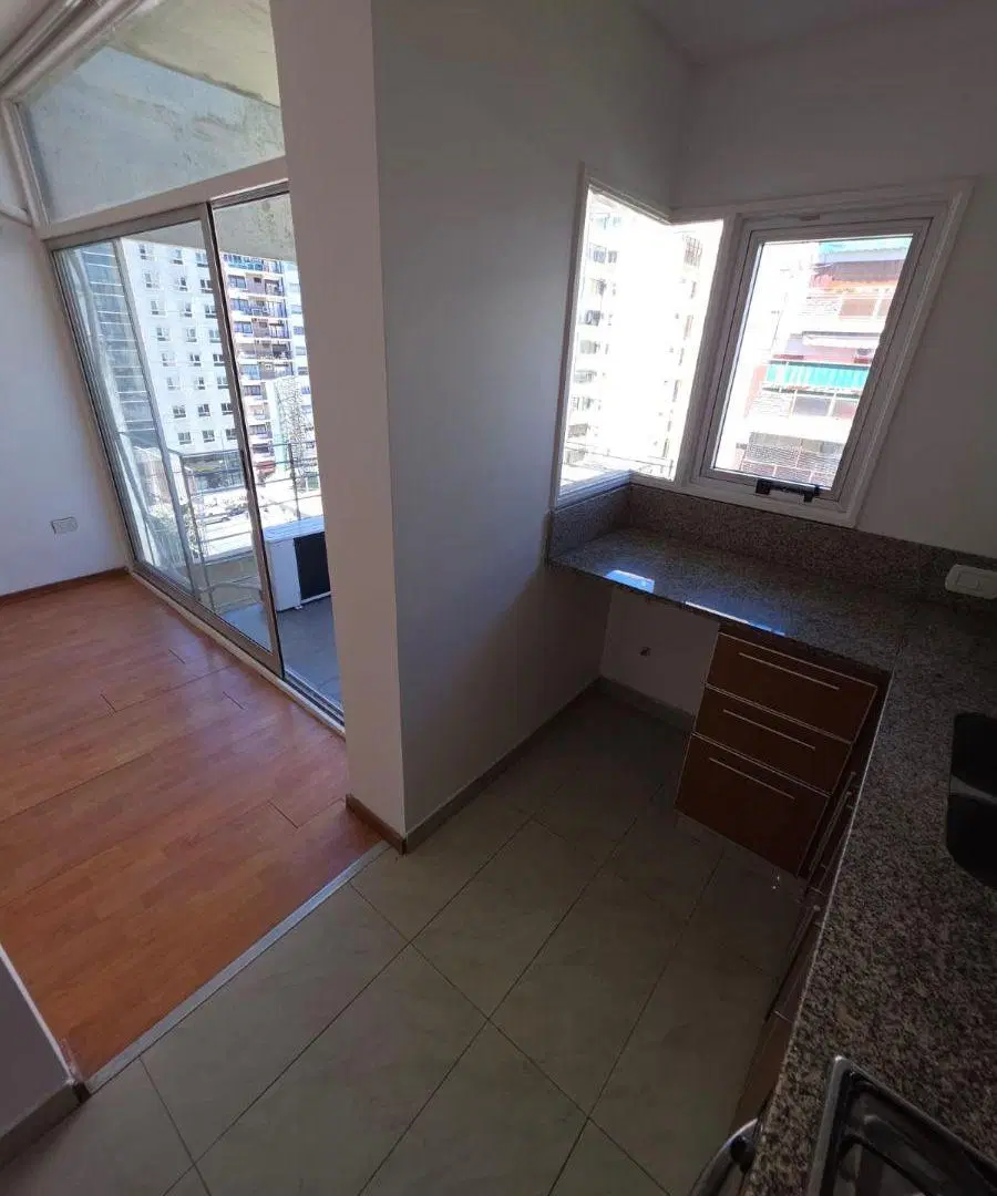 Semipiso con balcón terraza Baño y toilette - Zabala y Av. Cabildo 48m2 - U$158.000. 3