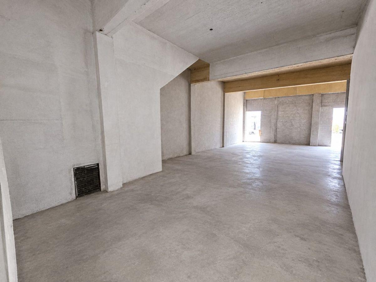 Foto de Depósito 10 x 25 (no es lote propio) libre de columnas U$70.000.- y, imagen 1
