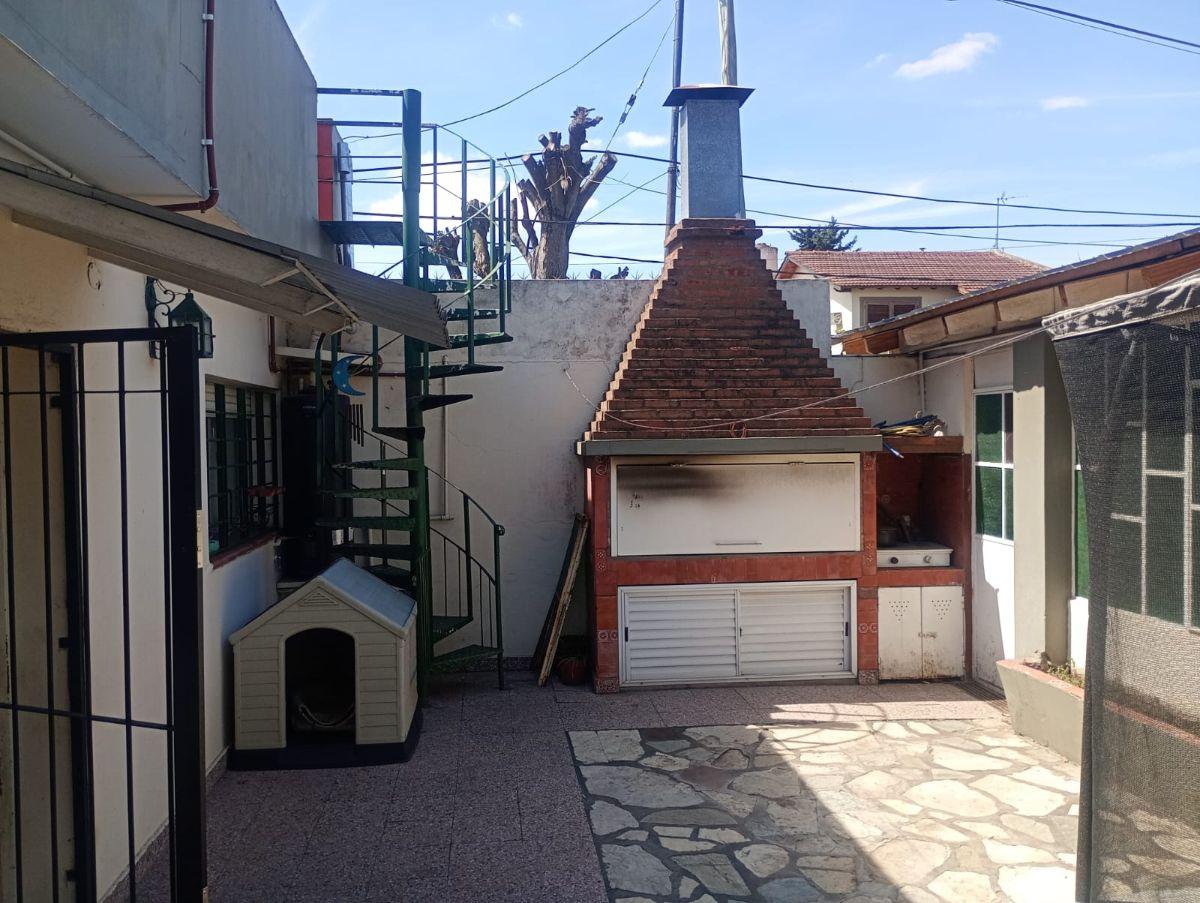 Foto de Casa de 4 dorm c/cochera, jardín y terraza en Villa Tesei/Hurlingham, imagen 4