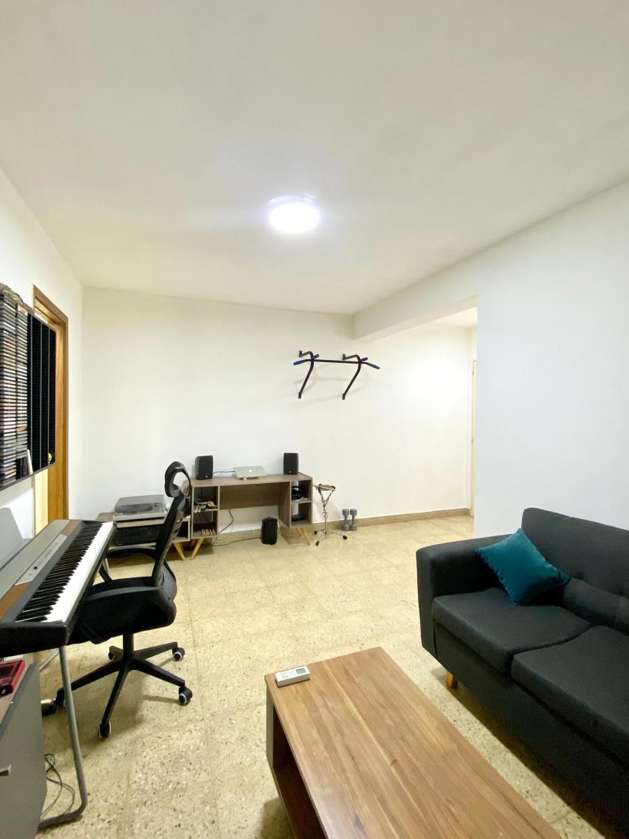 Venta de 2 Ambientes. Apto Profesional. en Muy Buena Zona de Once. 2