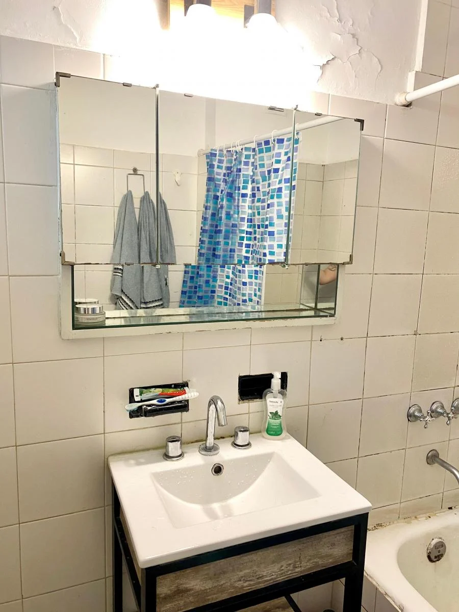 Venta de 2 Ambientes. Apto Profesional. en Muy Buena Zona de Once. 1