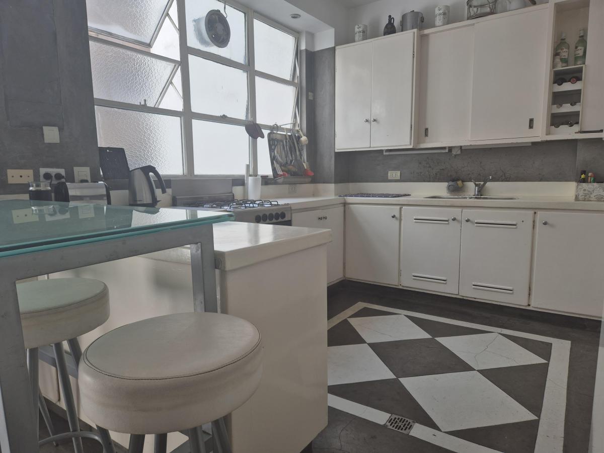 Venta - Piso 190 m² - Montevideo y Posadas - 3 Dorm. - Cochera Opcional 2