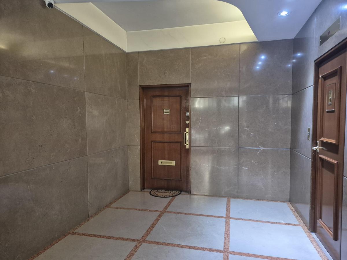 Venta - Piso 190 m² - Montevideo y Posadas - 3 Dorm. - Cochera Opcional 5