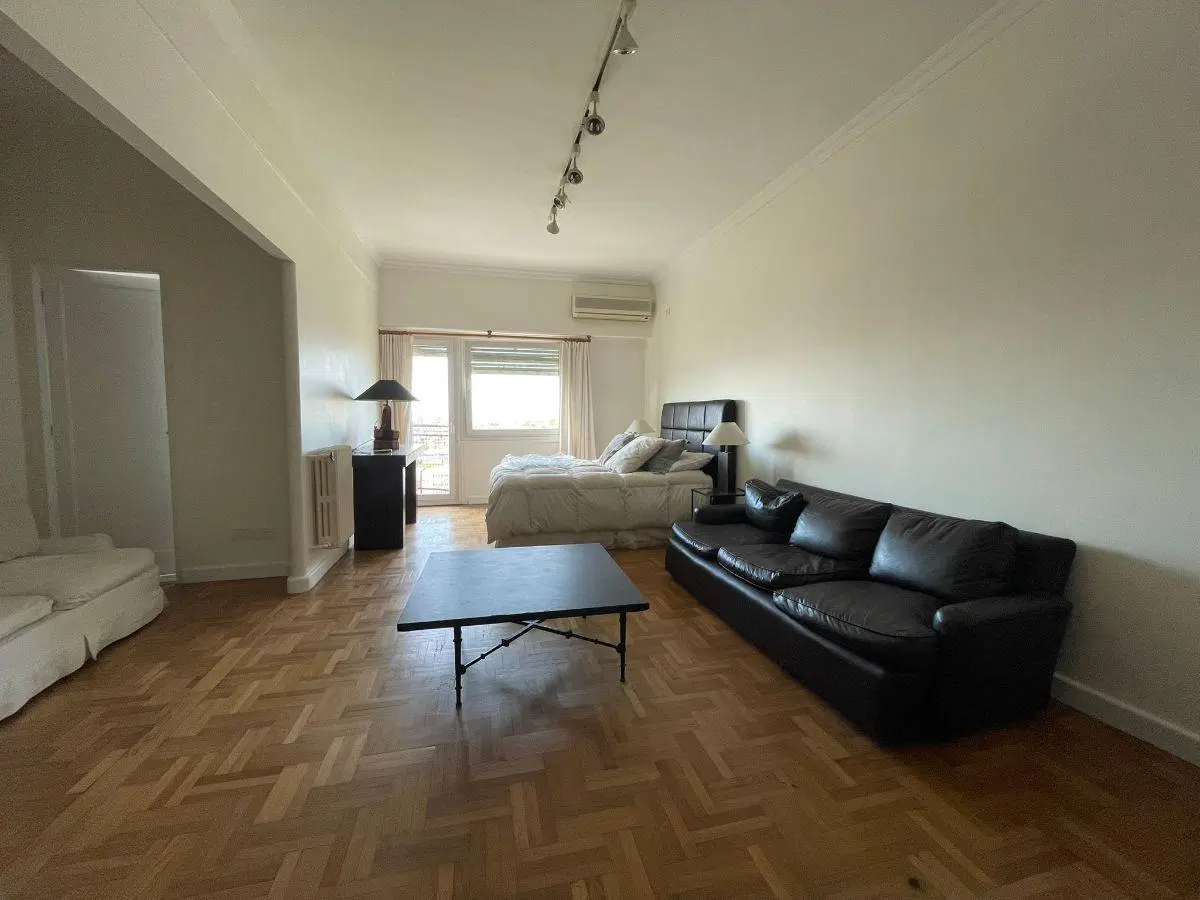 Departamento en alquiler en Retiro al frente, balcón, categoría. 2