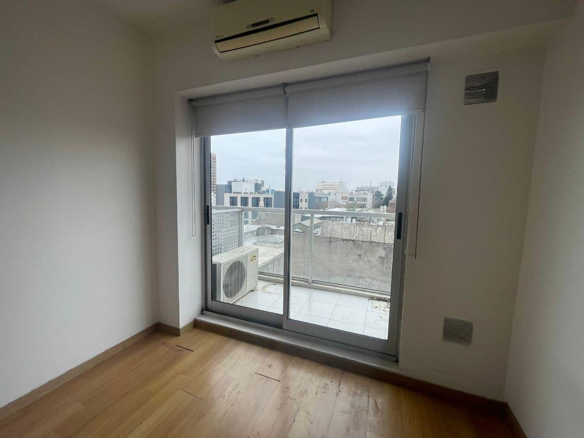 Foto de Monoambiente en Palermo con balcón en edificio con pileta, imagen 3