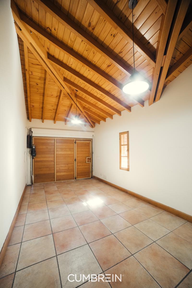 Hermosa Casa en Venta en Zona Residencial 2