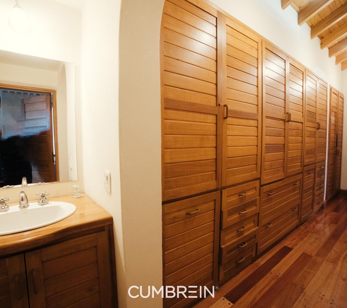 Hermosa Casa en Venta en Zona Residencial 5