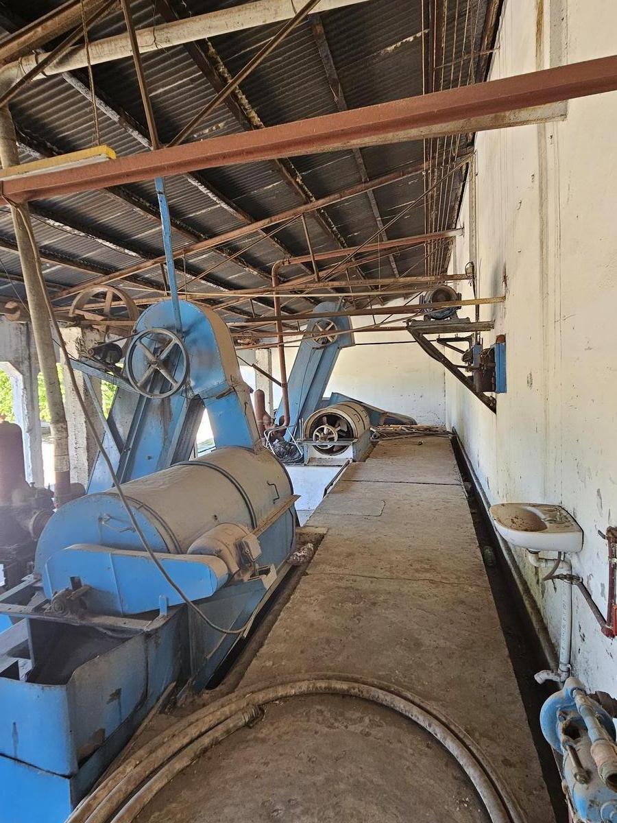 Importante Propiedad Comercial a m de Av Mitre (Ex Bodega) 1