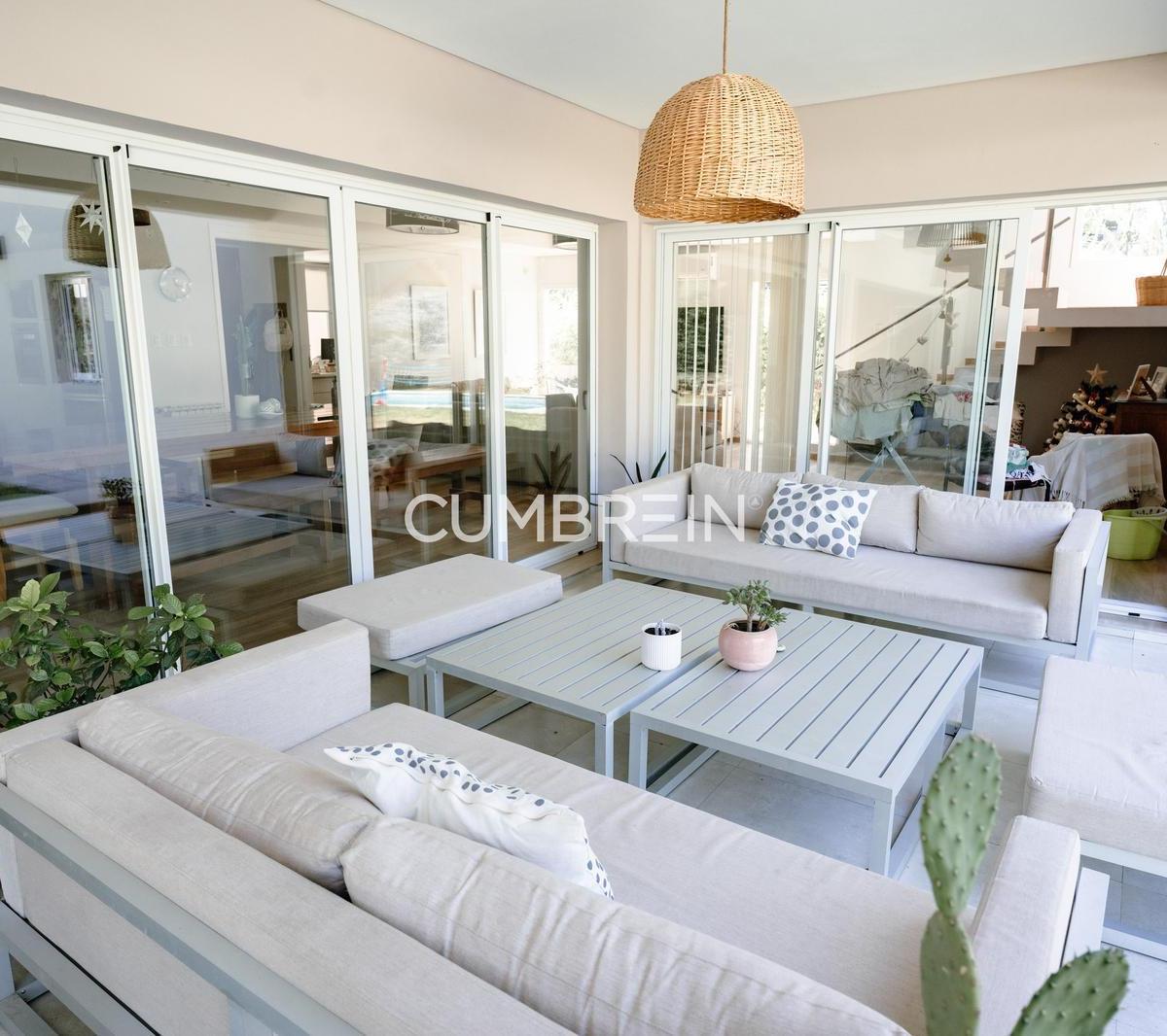 Moderna Casa en Venta en La Campiña Barrio Privado 2