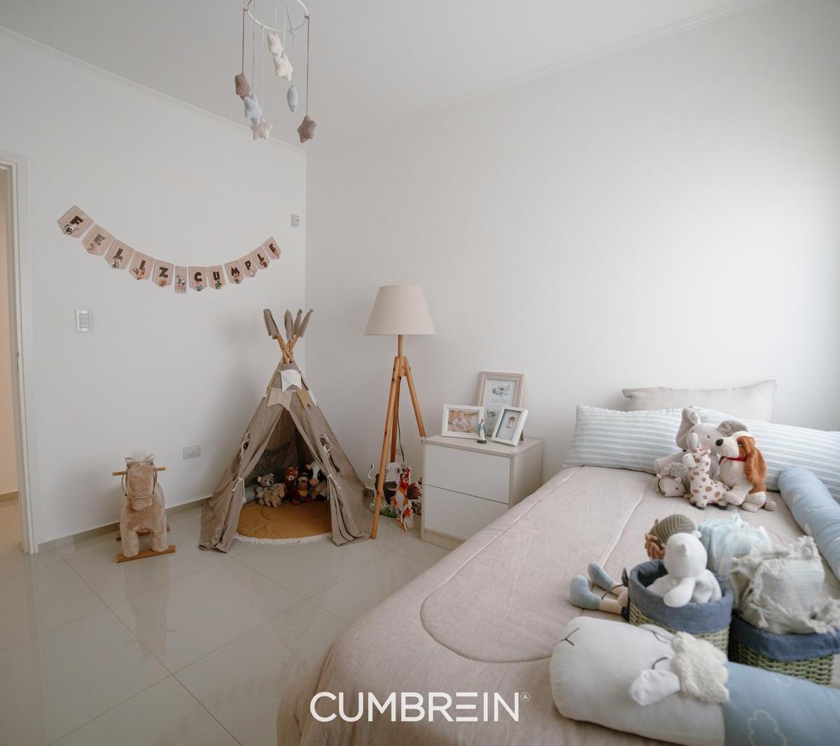 Hermosa Casa con Piscina y Quincho en Pje. San Andrés 1