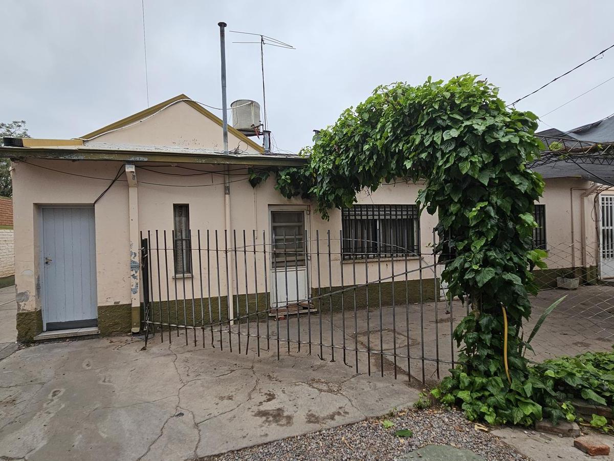 Casa y Galpón en Av Mitre Sobre El Boulevard 4