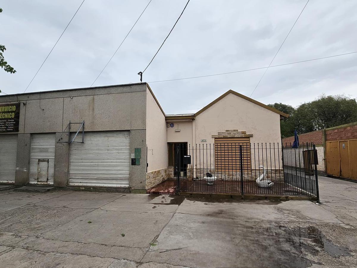 Casa y Galpón en Av Mitre Sobre El Boulevard 2