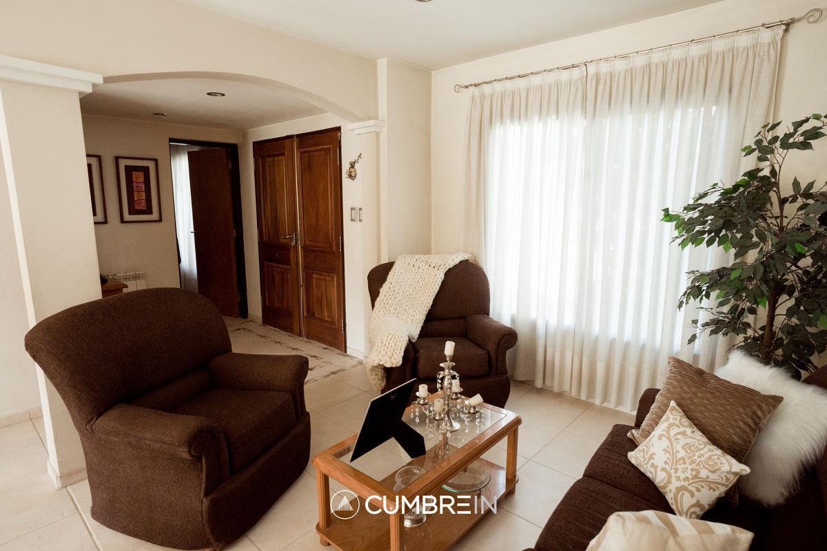 Casa de Primera Categoría en Venta en San Rafael 2