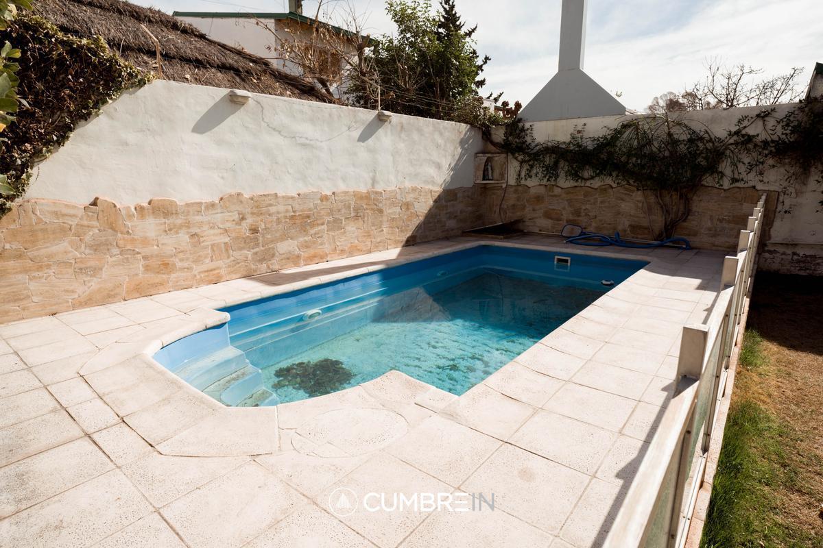 Casa de Primera Categoría en Venta en San Rafael 4